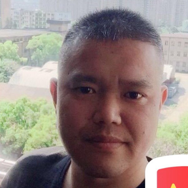 路灯隐忍的照片