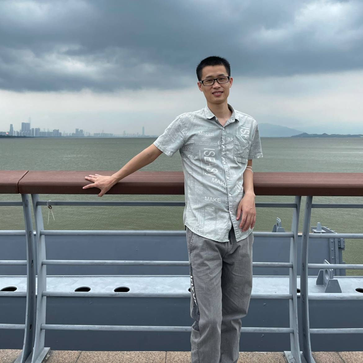 月下瓜田一只猹的照片