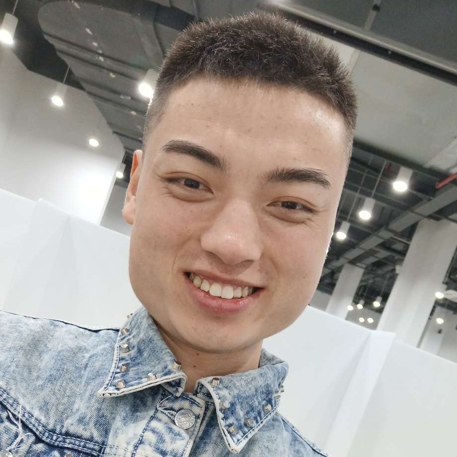大侠漫步善良的照片