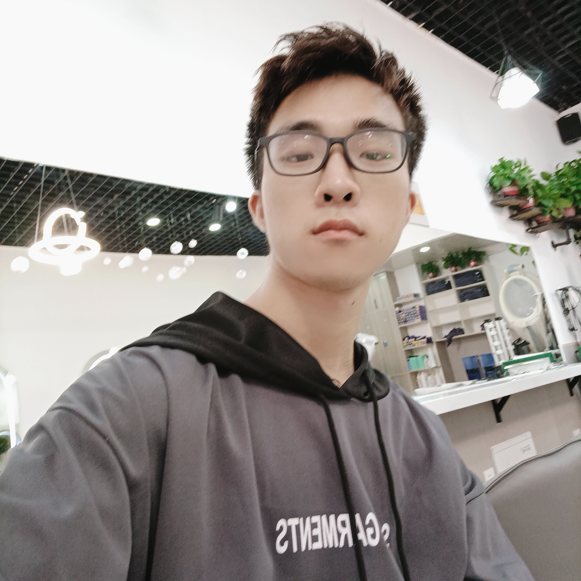 傲娇等待钻石的照片