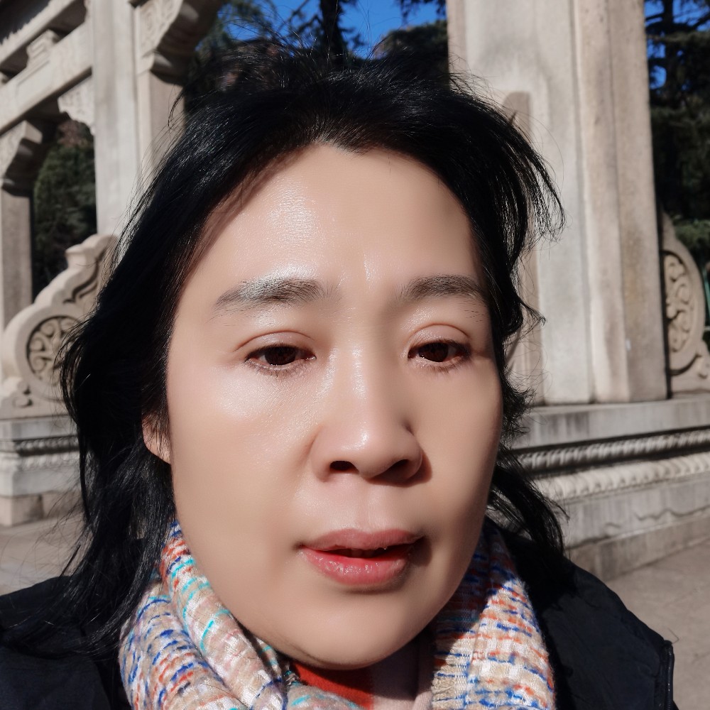 魁梧向情动的照片