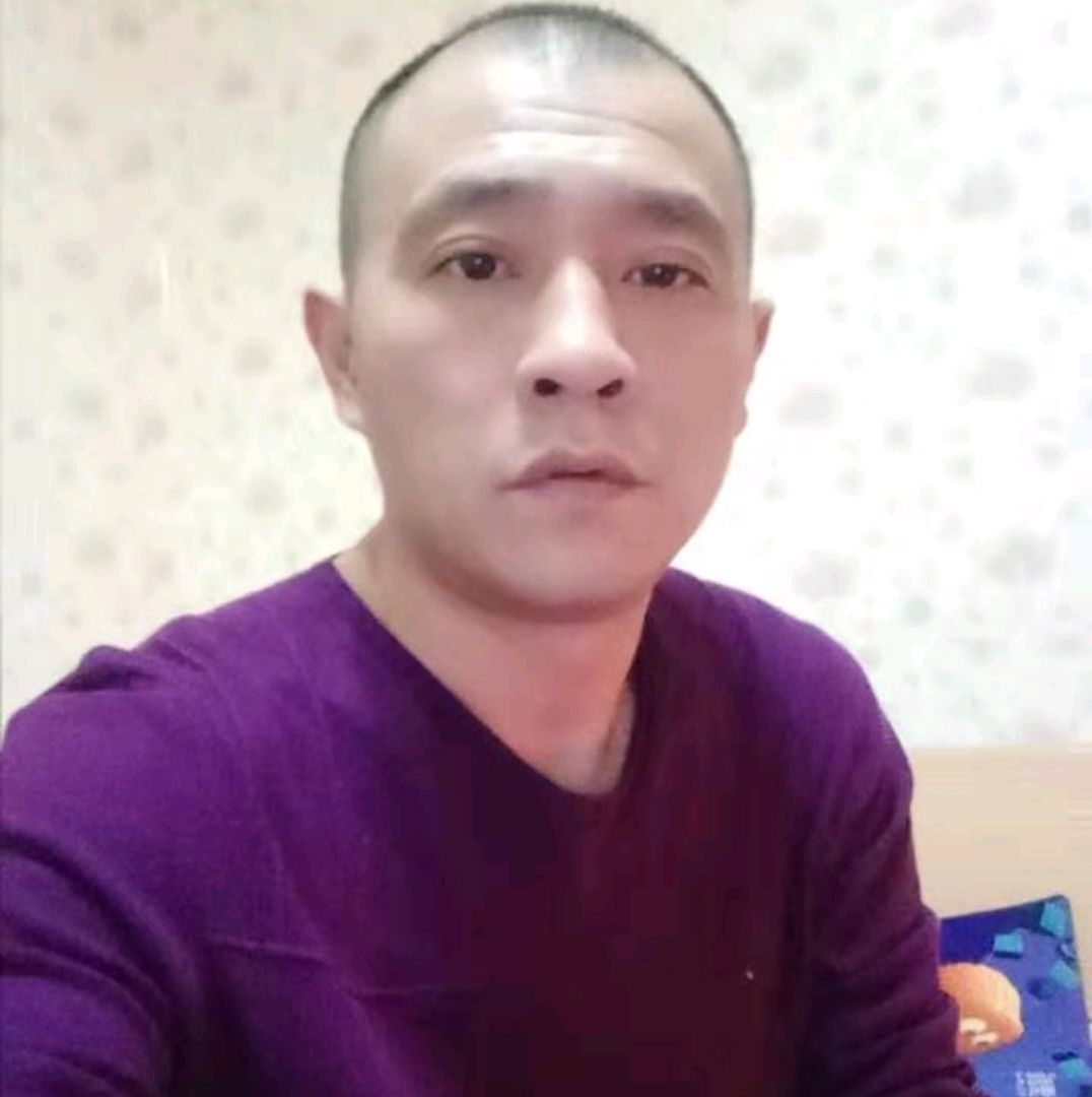 精明浅吻浮光的照片