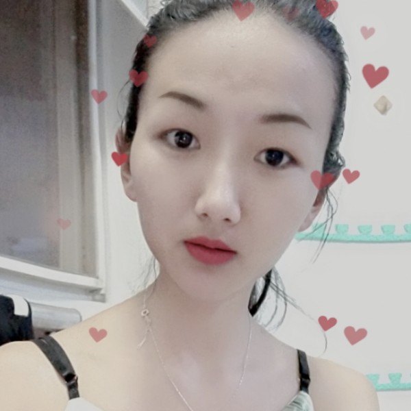 灵巧拿小猫咪的照片