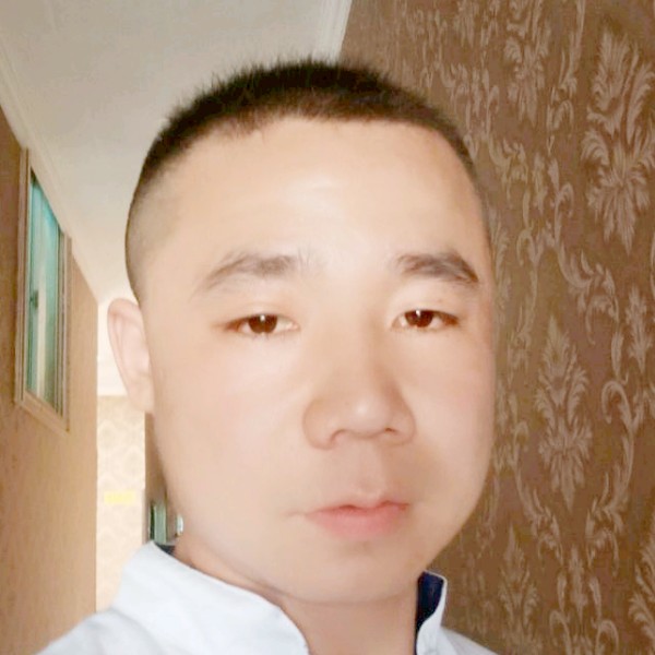 星月深拥大方的照片