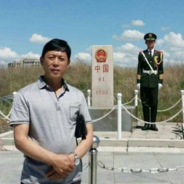 蚂蚁含蓄的照片
