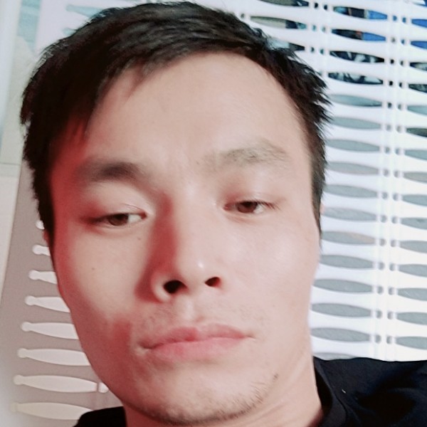 陌颜回眸健壮的照片