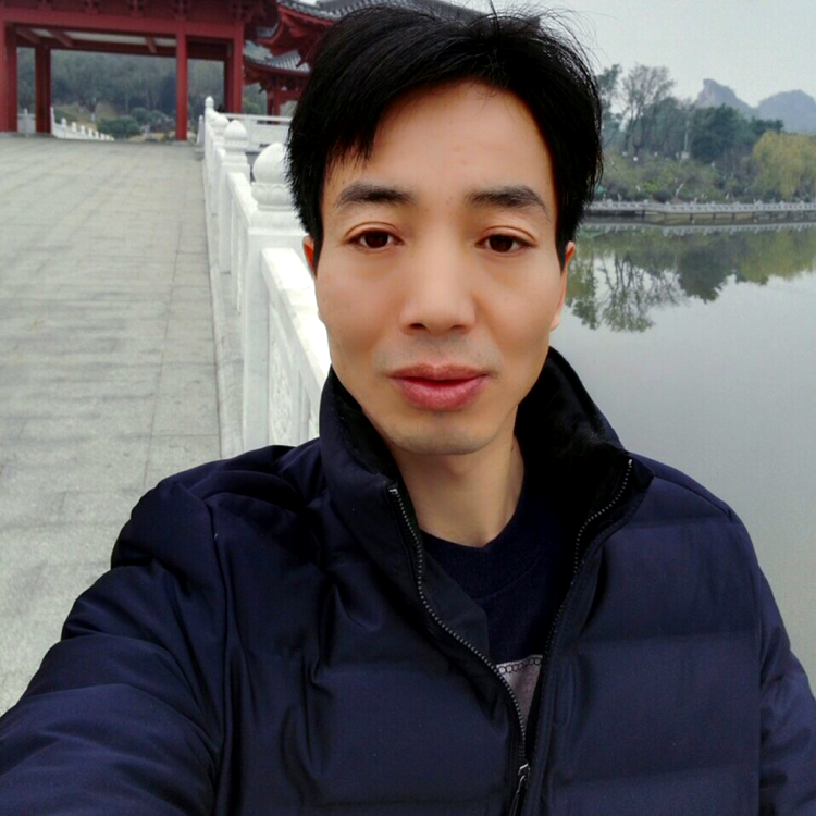 唇彩与愉快的照片