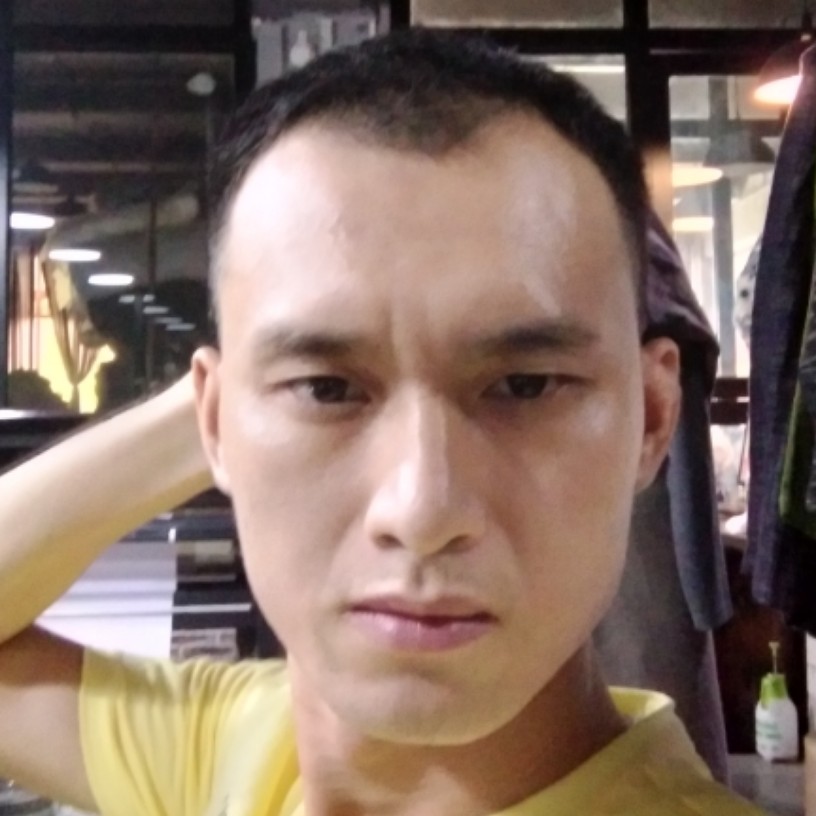 总裁 何先生的照片