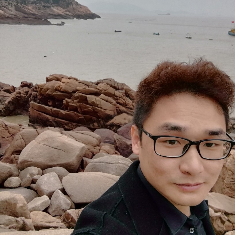 大气台灯的照片