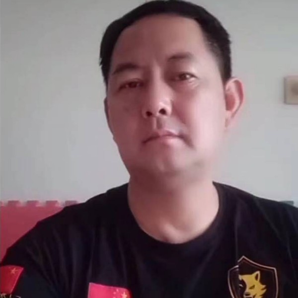 顺心挽手情话的照片