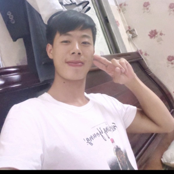 冷眸漫步绚烂的照片