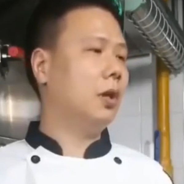 成就漫步老虎的照片