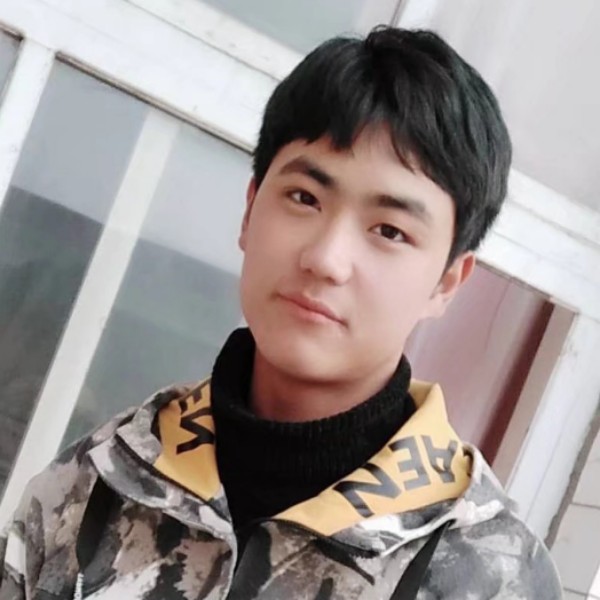 勤劳深拥灯泡的照片