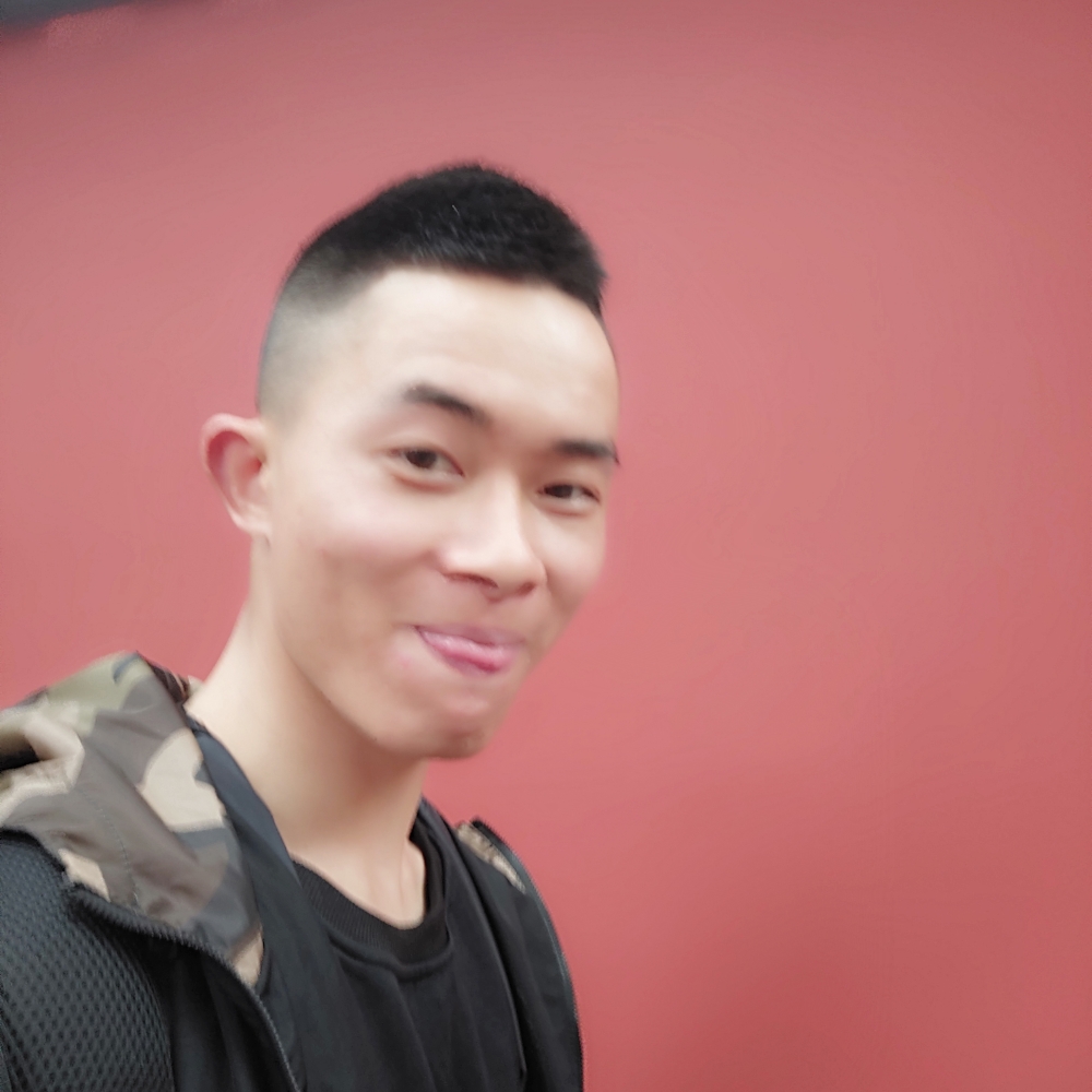 粗犷打帆布鞋的照片