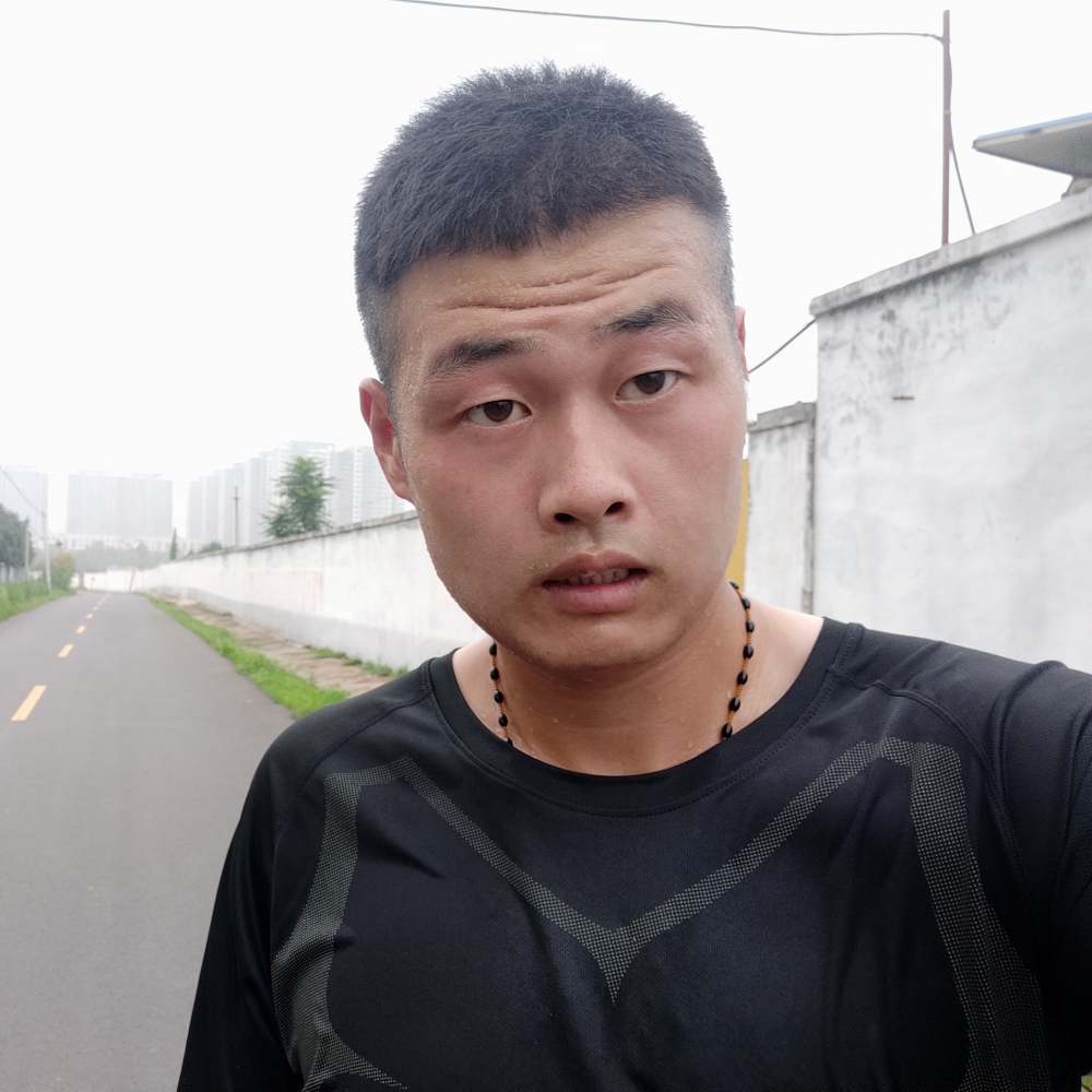 故意扯小熊猫的照片