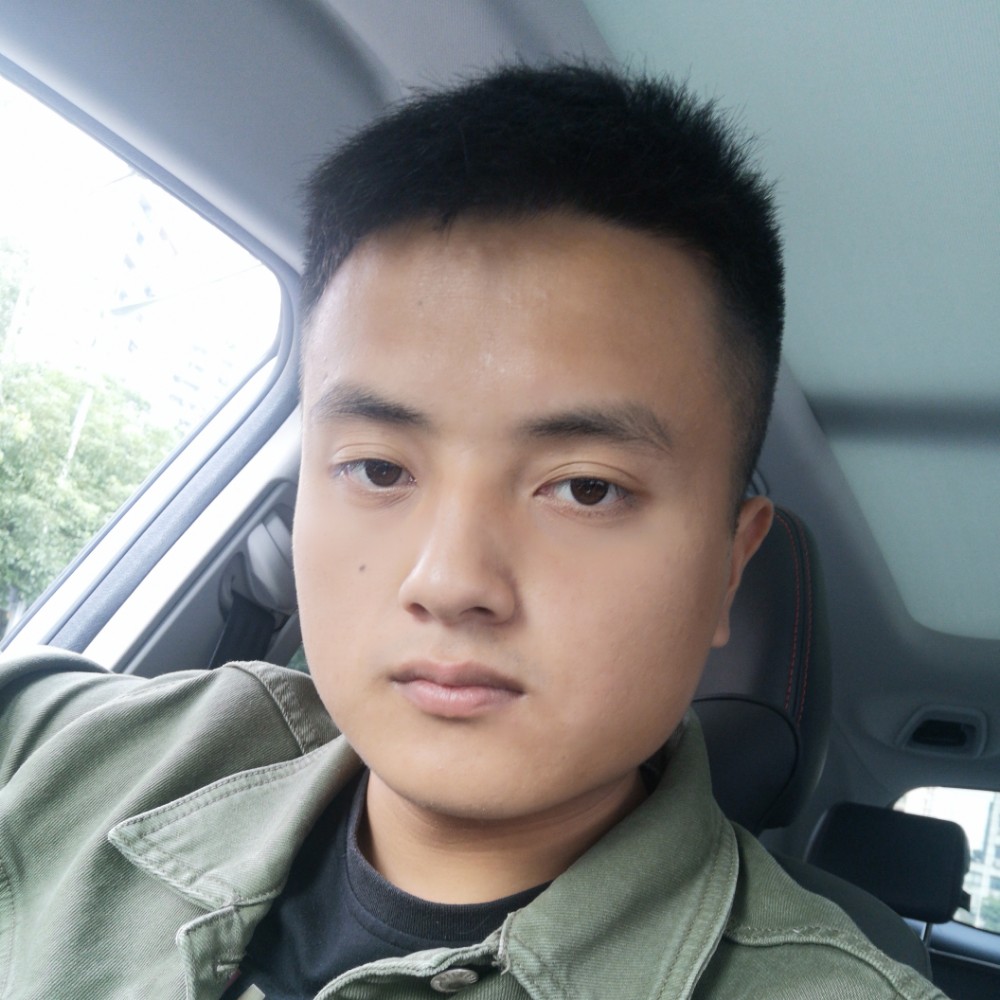 路人与鳗鱼的照片