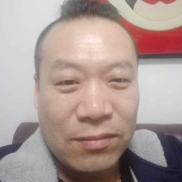 染红的天空的照片