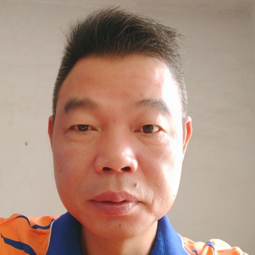 强健用书包的照片