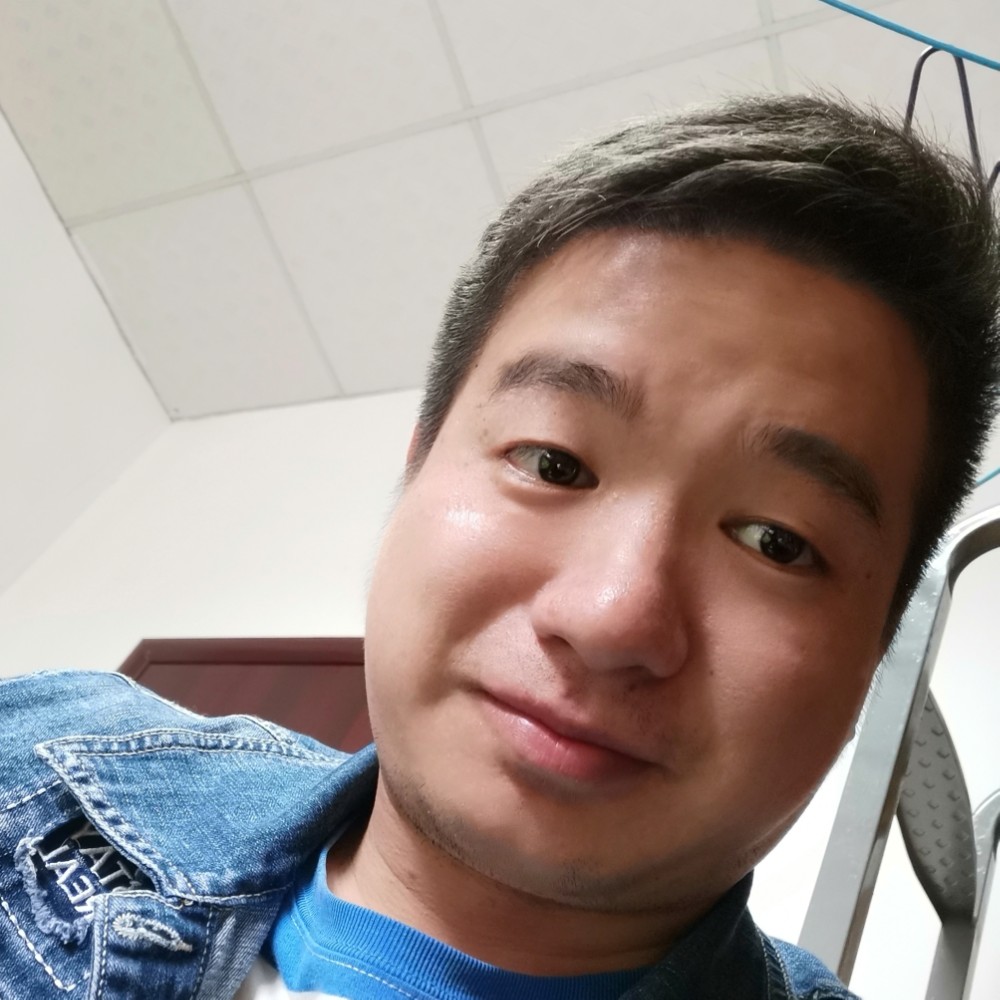 海之蓝天白云的照片
