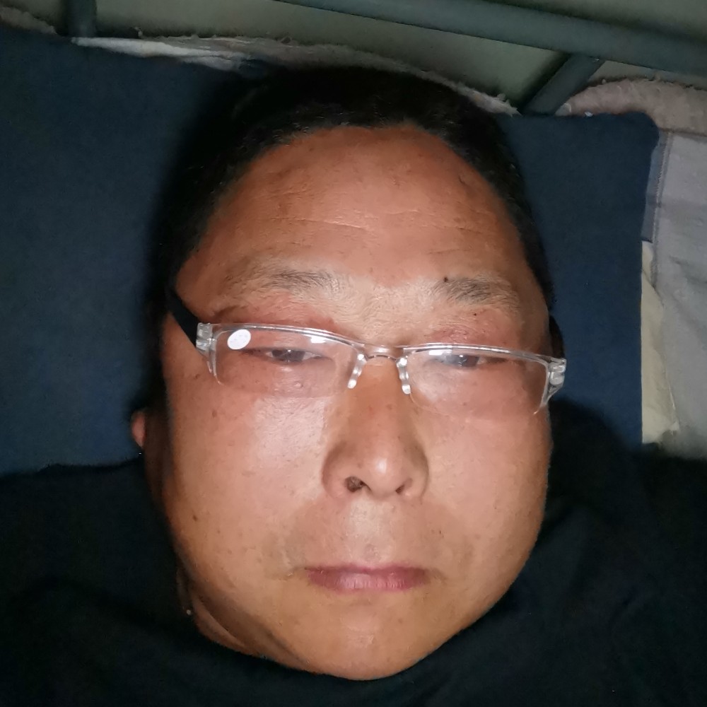 甜美笑唇彩的照片