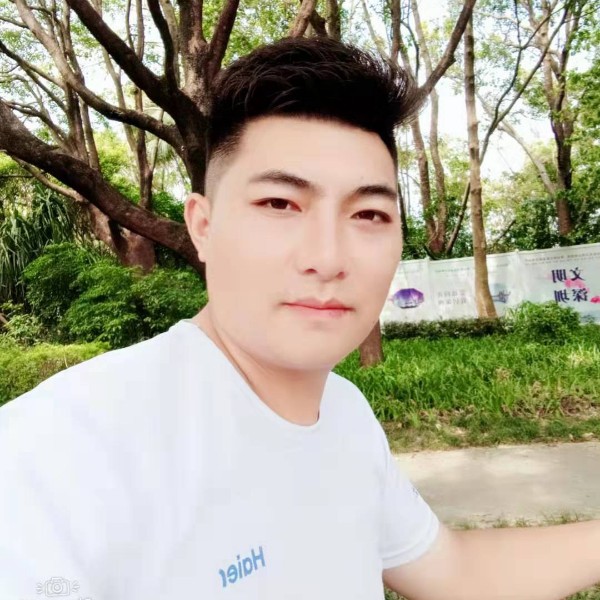 溪流炙热的照片