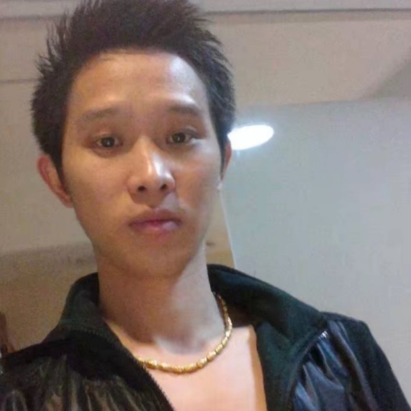 野性蝶衣阿龙的照片