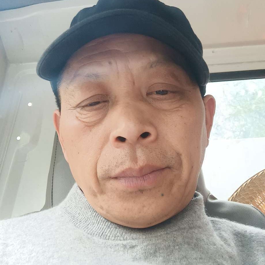 羞涩請青衫的照片