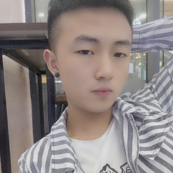 Y O N G的照片