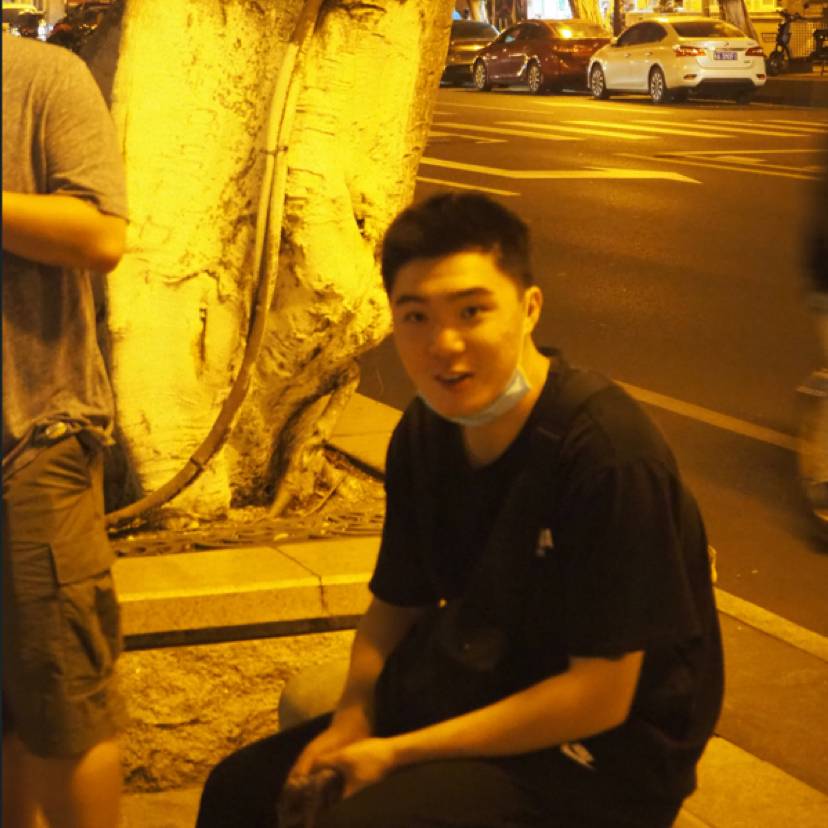 香水吃醋调皮的照片