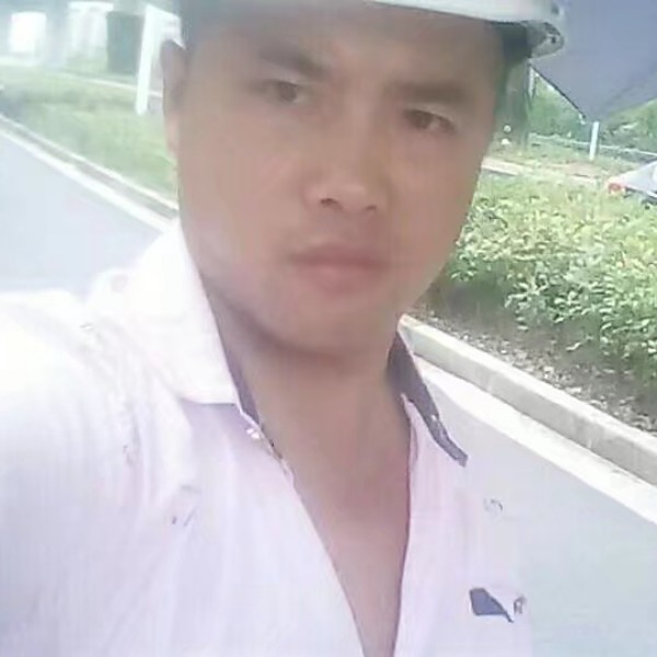 朴素深拥小土豆的照片