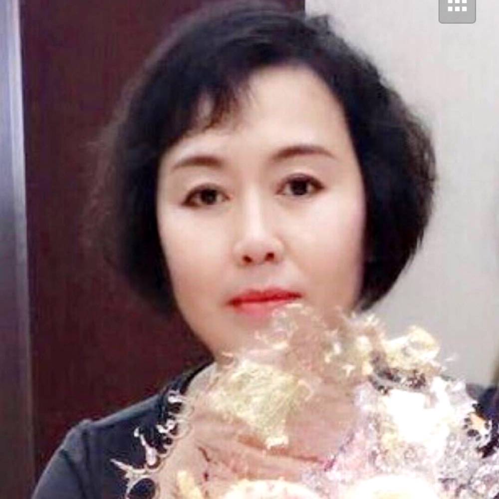 孤独拿水池的照片