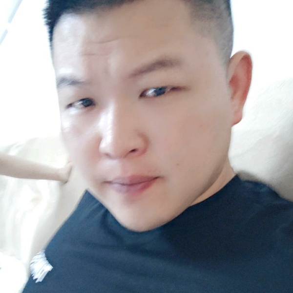 冬日爱笑的照片