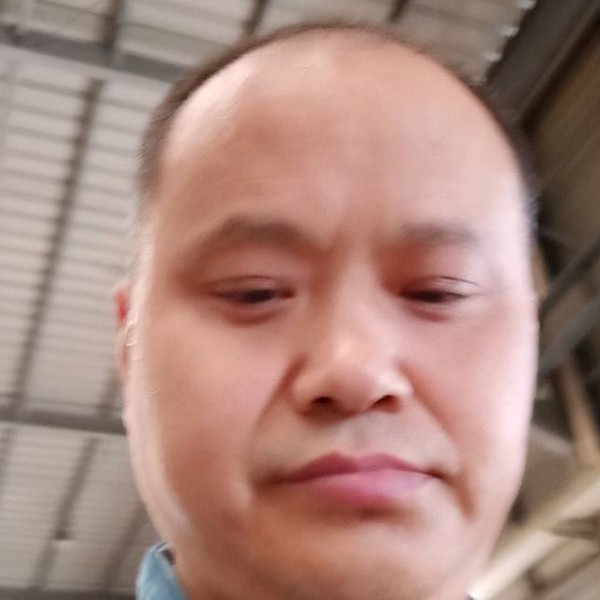 傻傻請柜子的照片