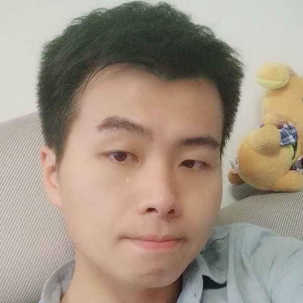 梁锦伟的照片
