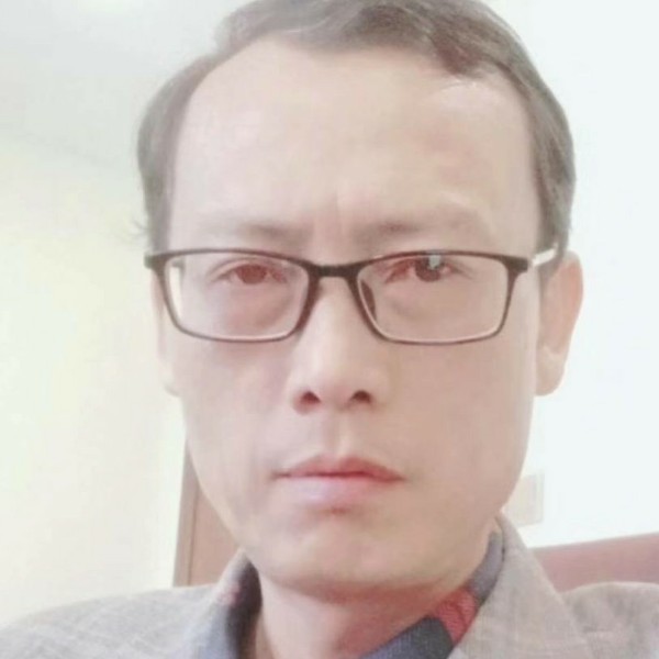寂冷回首枫叶的照片