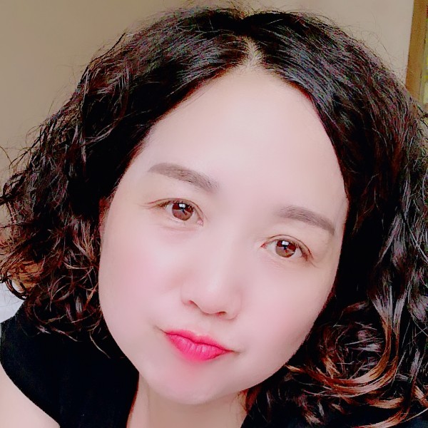 聪慧说少女的照片