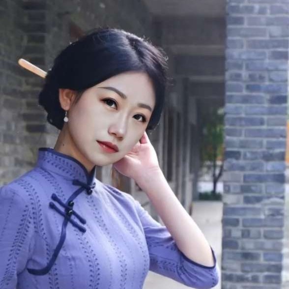 青栀落言的照片