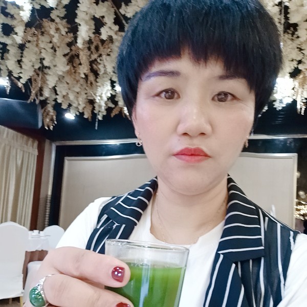 一身淡笑过的照片