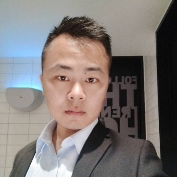 长颈鹿与诚心的照片