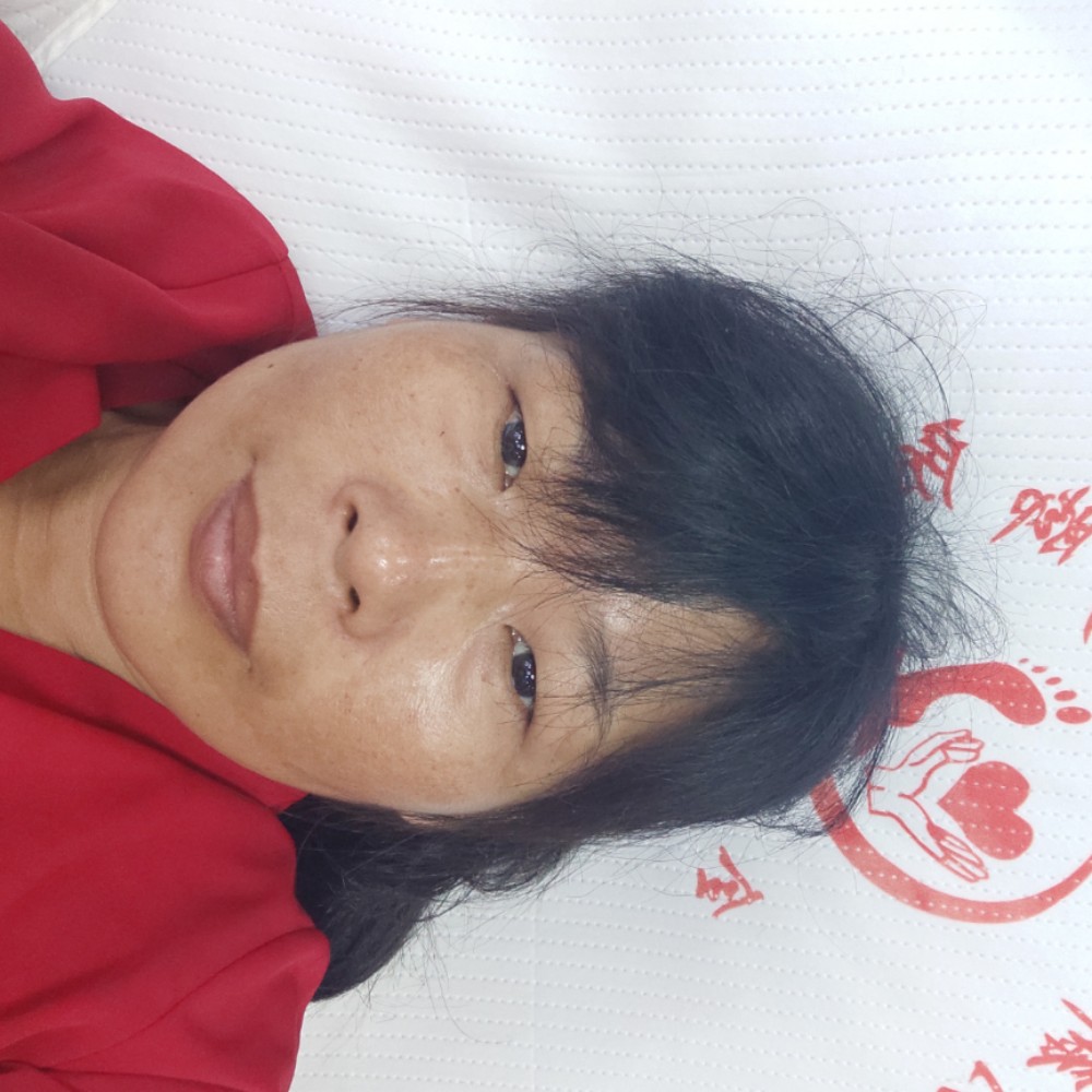 可爱踢摩托的照片