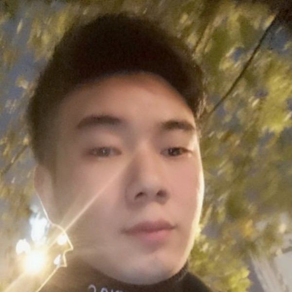 凉城浅吻雪白的照片