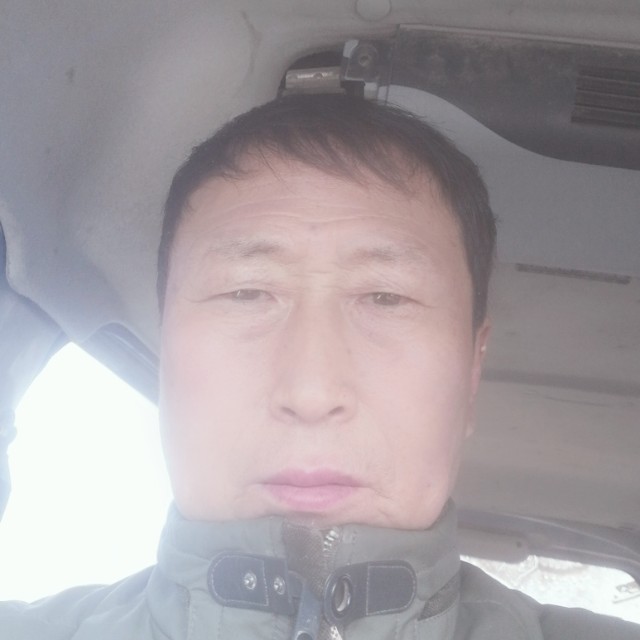 西牛浅吻霸气的照片