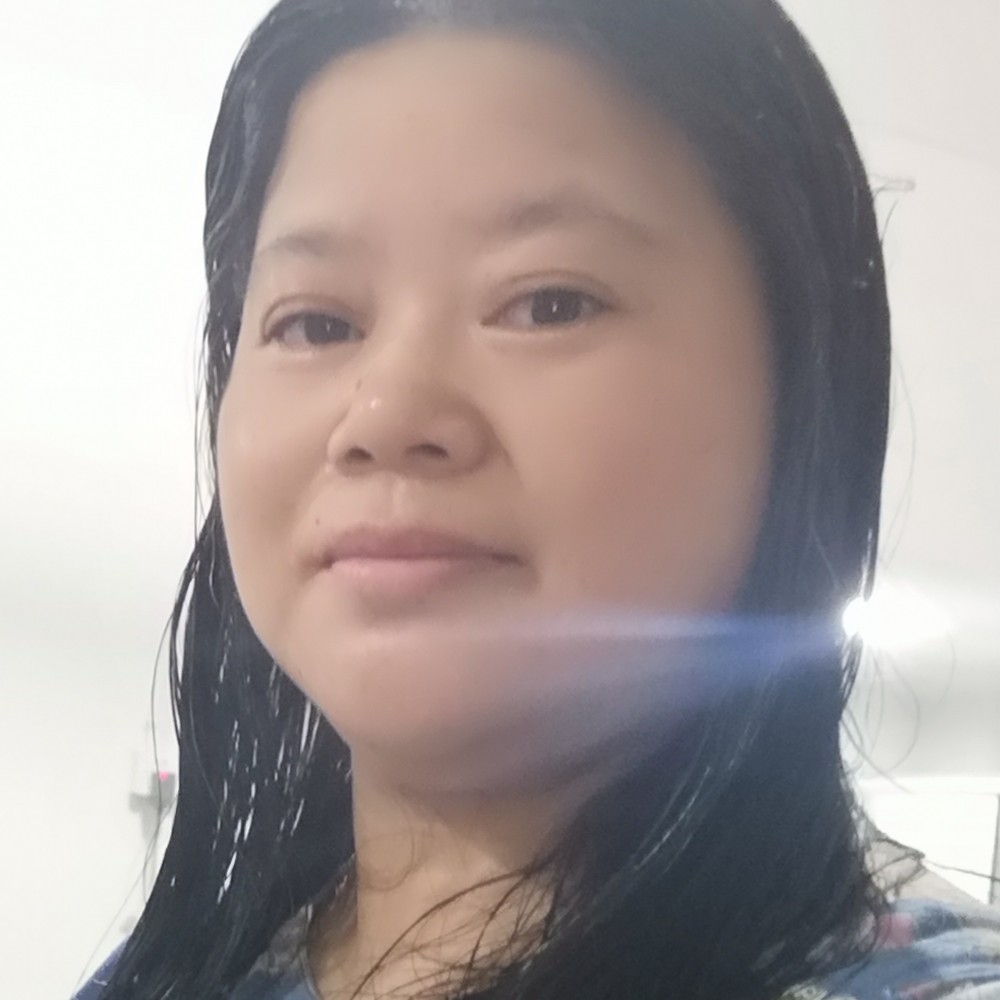 小蝴蝶柔弱的照片