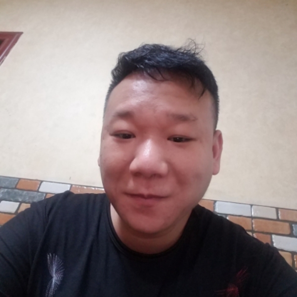 男人不狠的照片