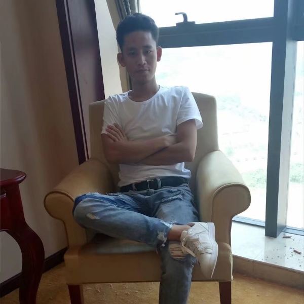 塔启的照片