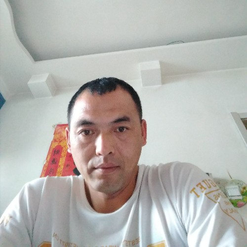 月亮被我踢弯的的照片