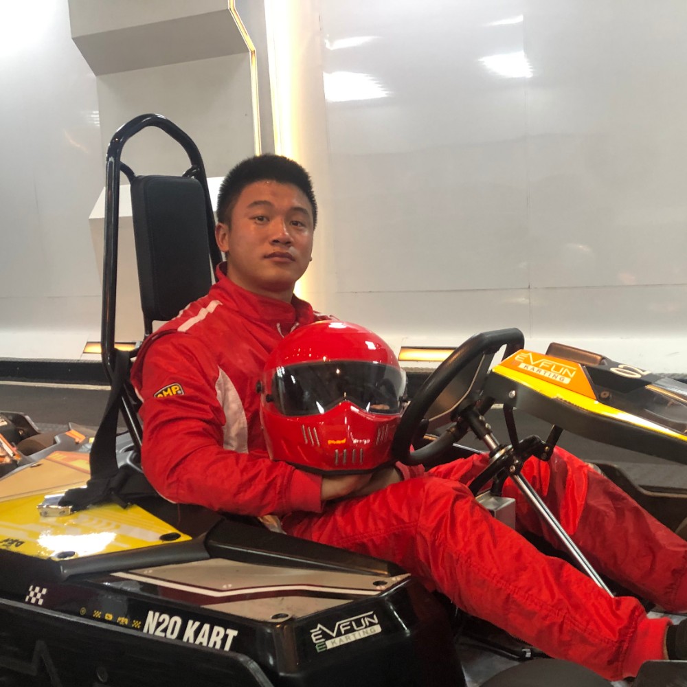 孤心回首幽默的照片