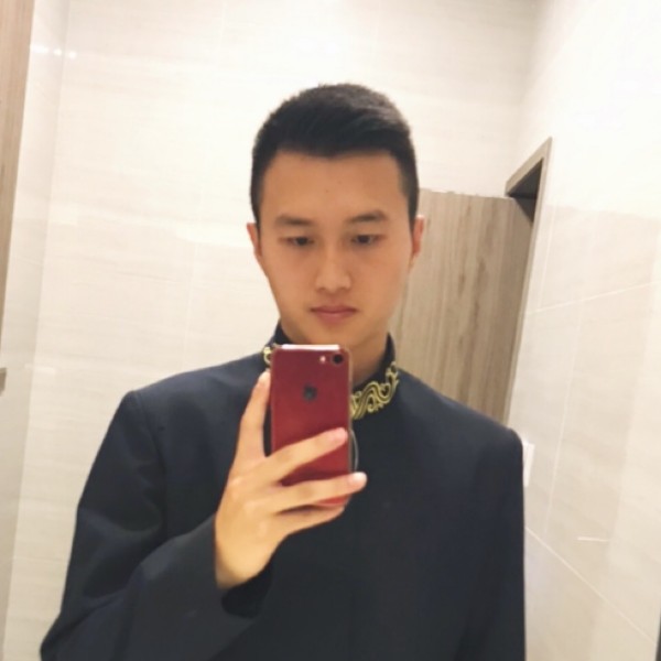 黄锃锟的照片