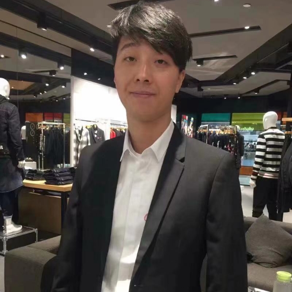 Excuser的照片