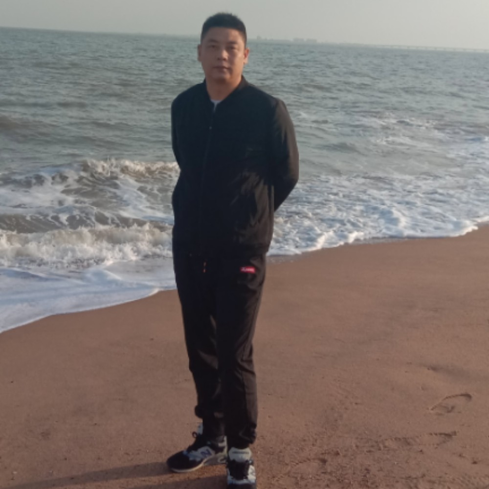 锦瑟笑单薄的照片